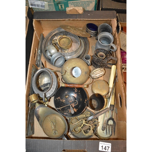 147 - box of various metal items