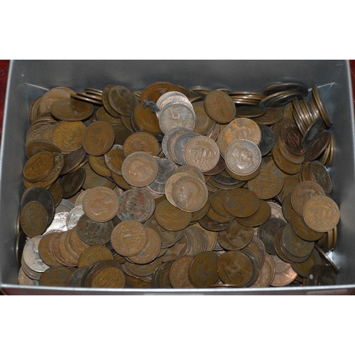 398 - tub of coins