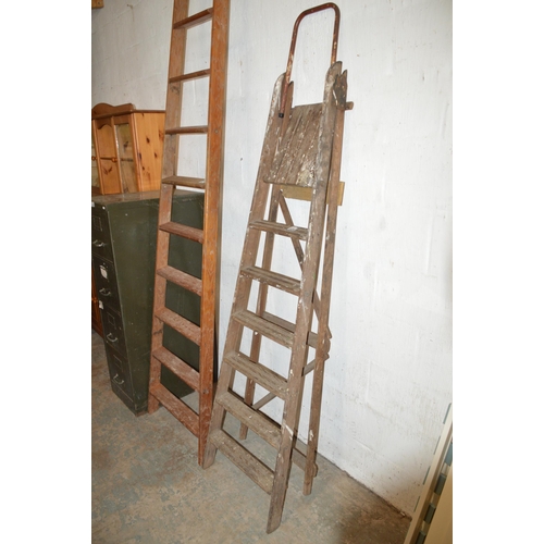 324 - wooden ladders