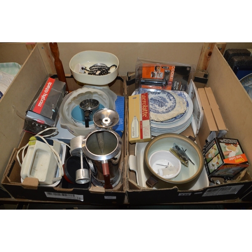 336 - 2 boxes of kitchen items