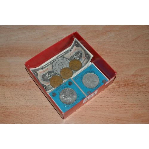 423 - tray of coins & bank notes