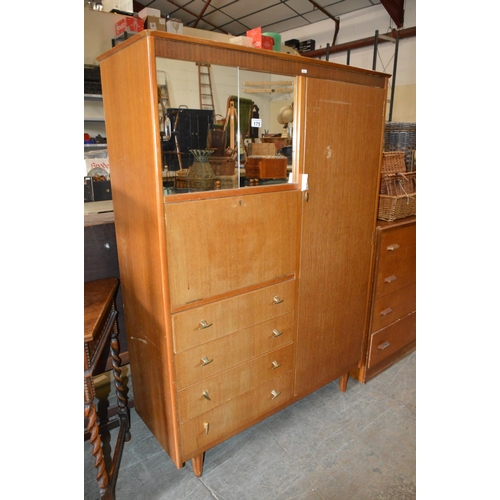 175 - wardrobe unit