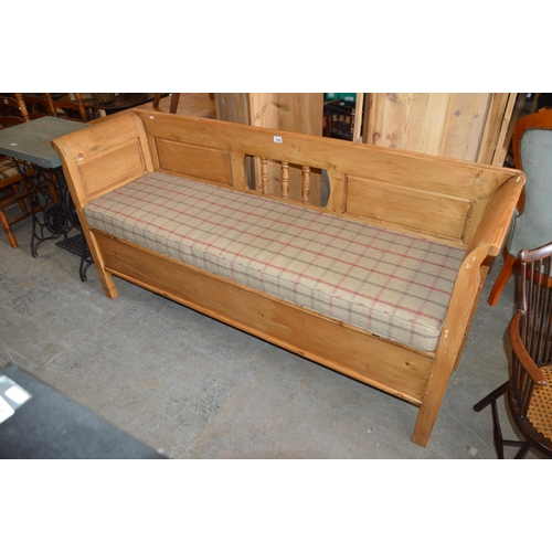 195 - pine bench/settle