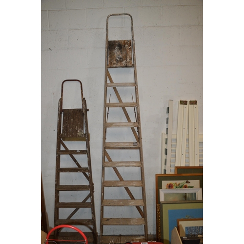 310 - wooden ladder