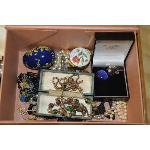 406 - box of jewellery