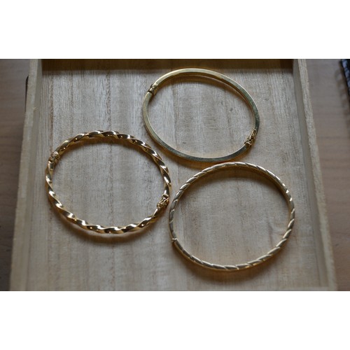 408 - 3 x 9ct gold bangles (total 18g)