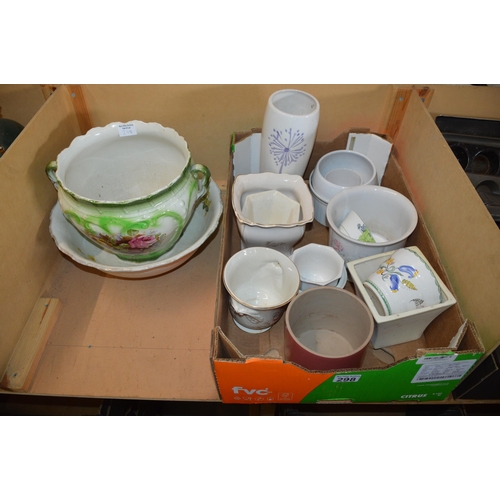 298 - qty of pots & dishes