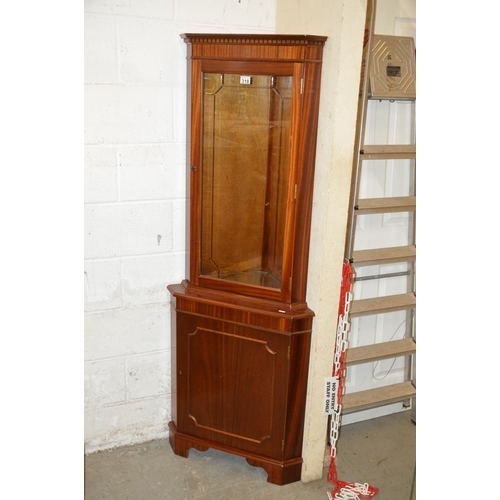 318 - corner cabinet