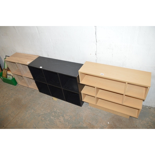 324 - 3 storage shelves