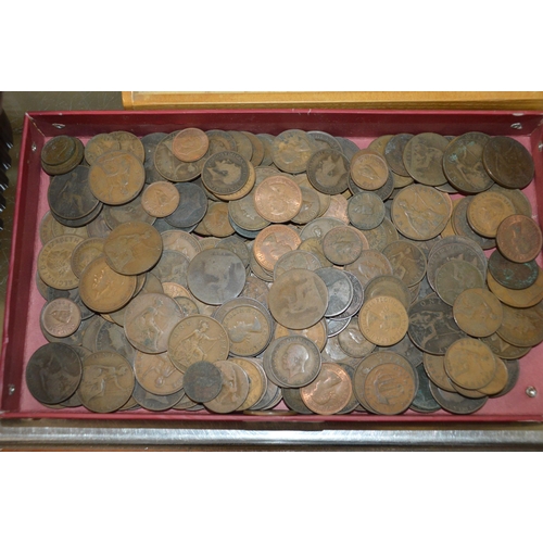 425 - tray of coins