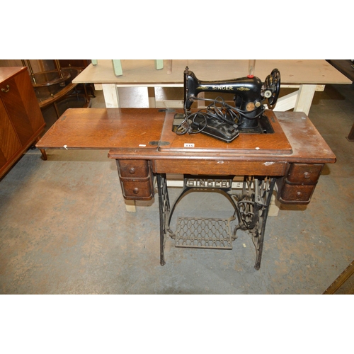 115 - singer sewing table