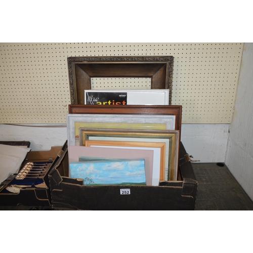 252 - box of pictures/frames