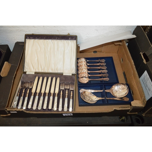 254 - cutlery set & set of spoons