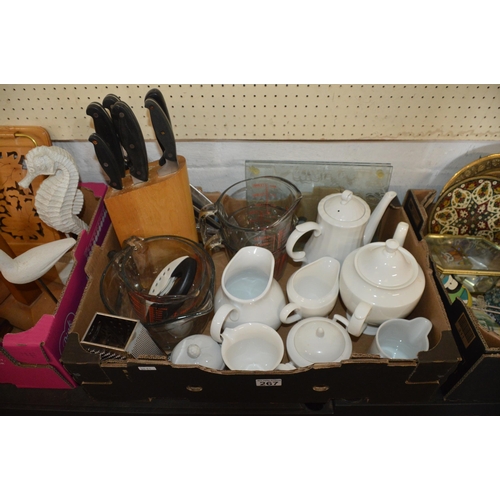 267 - box of kitchenware