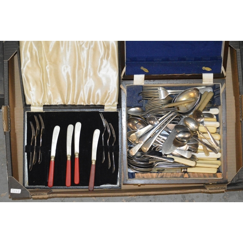 272 - box of cutlery