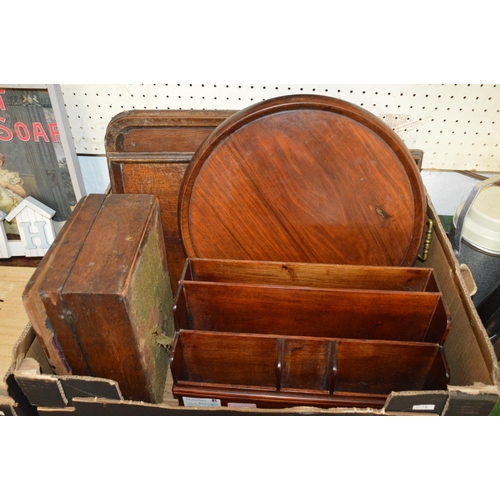 281 - box of wooden items, letter tray etc.