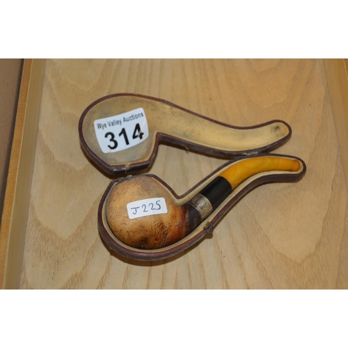 314 - vintage smoking pipe