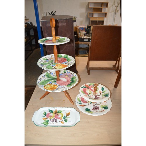 168 - qty of cake plates