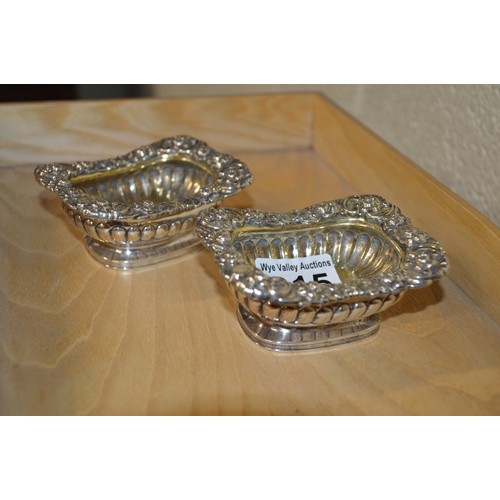 315 - pair of sterling silver dishes (280g)