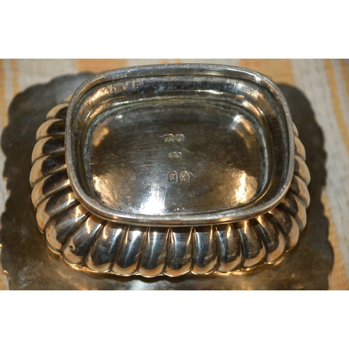 315 - pair of sterling silver dishes (280g)