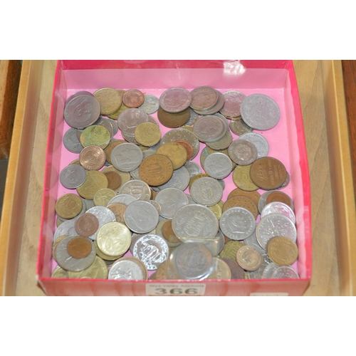 366 - tray of collectable coins