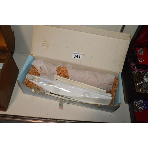 341 - boxed Lladro figure