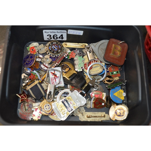 364 - tub of badges etc