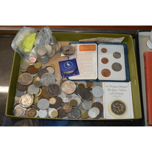 364 - tray of collectable coins