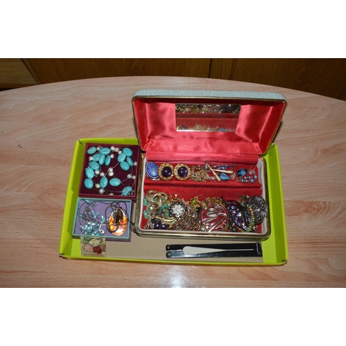 389 - tray of jewellery