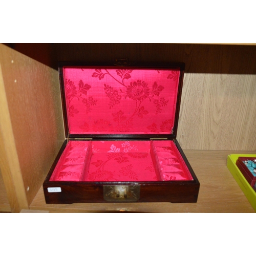 390 - jewellery box