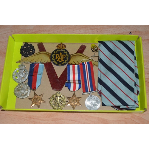 408 - tray of wwii medals & badges