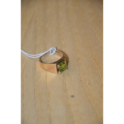 319 - 9ct gold ring, size q