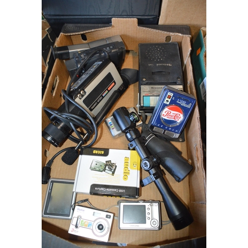 149 - box of cameras & audio items