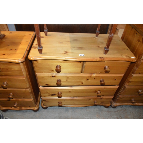 123 - pine chest of drawers