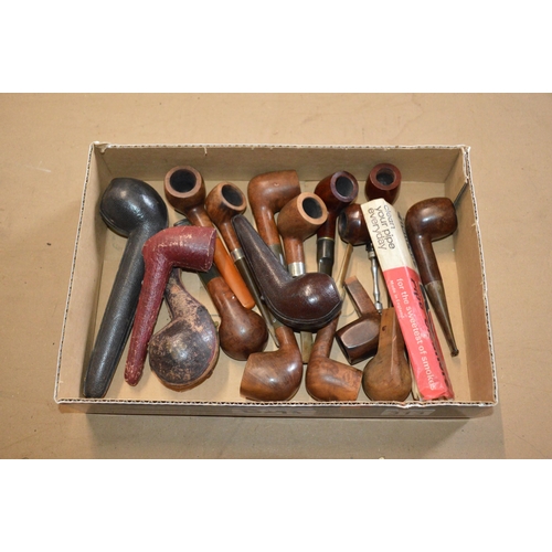 313 - box of vintage smoking pipes