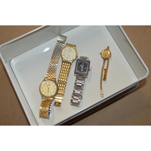 320 - qty of various watches