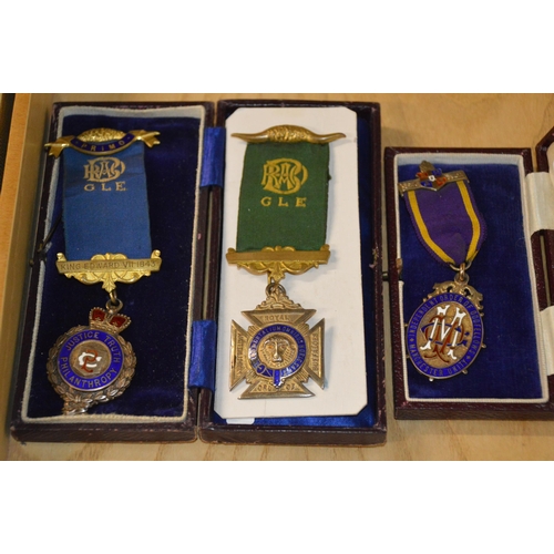 337 - 3 silver-gilt masonic medals