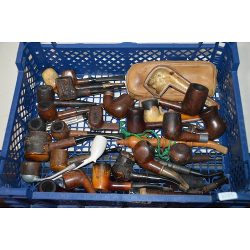 394 - crate of vintage smoking pipes