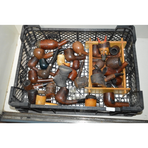 395 - crate of vintage smoking pipes