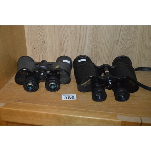 386 - 2 pairs of binoculars