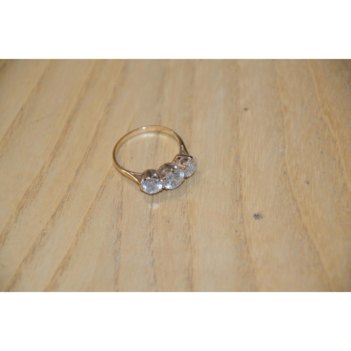 322 - 9ct gold ring, size P