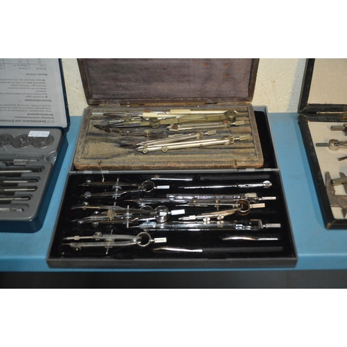 389 - 2 cases of drawing instruments