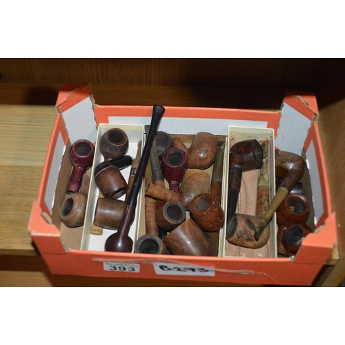 393 - tray of vintage smoking pipes