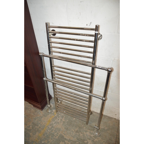 2 metal towel racks/radiators