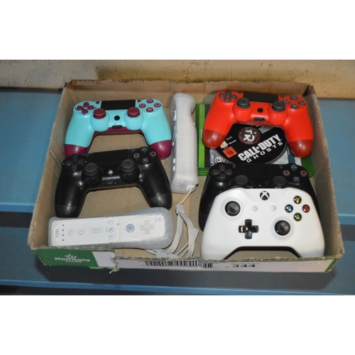 344 - qty of ps4 & xbox controllers