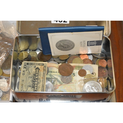 432 - tray of assorted coins & notes