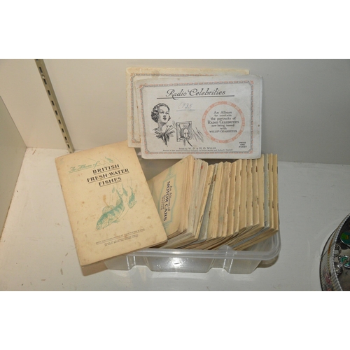 238 - tub of cigarette card albums