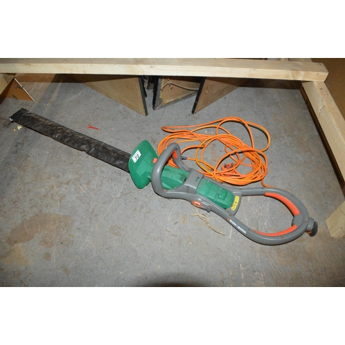 72 - black & decker hedge trimmer