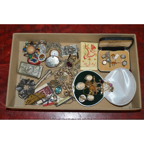 480 - tray of assorted jewellery