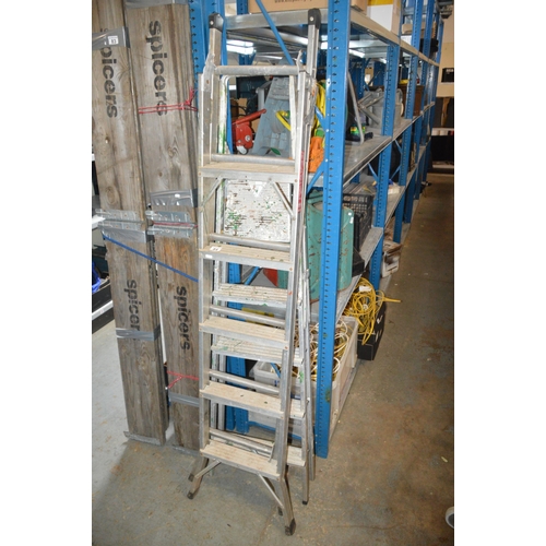 84 - 2 x step ladders